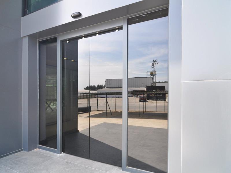 Otomatik açılır kapanır hastane avm ofis için fotoselli cam kapı